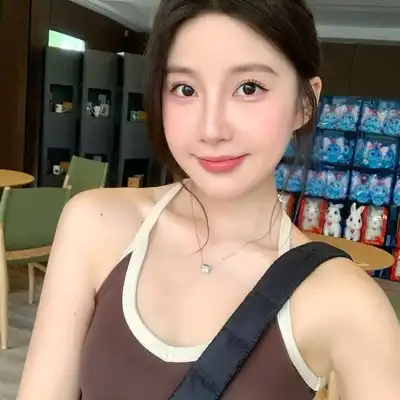 潘娜明